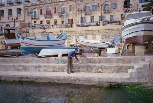 Fishing with the cats by Jaïr van der VoortIG: @jairvandervoort