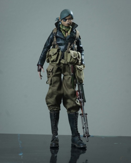 Another Kitbash! This one is Queeny mixed with WWII gear
