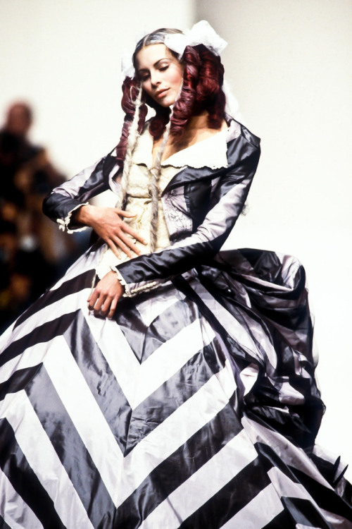 niki-taylor-fan:John Galliano Spring/Summer 1994