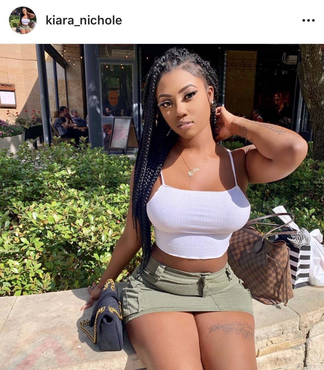 wobblies-and-puzzles:  86canes: instathottiesv2:  the reason I need to visit Texas🔥🔥😍😍🍑🍑🎂🎂!!