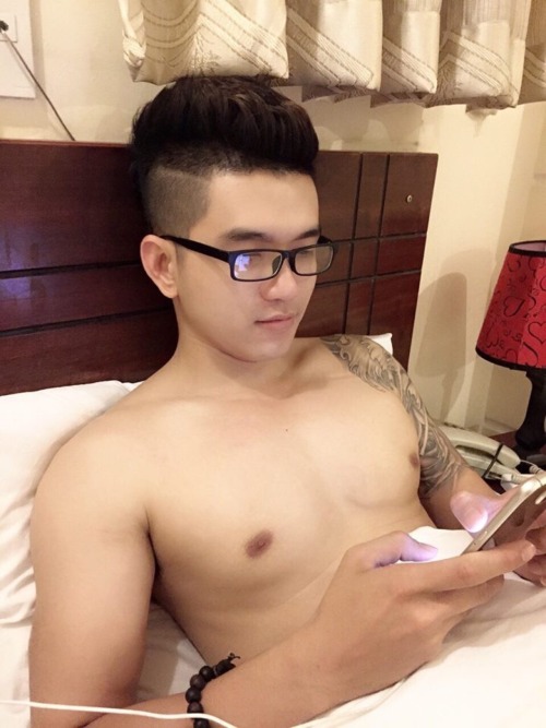 Porn hoangnamlau:  Hot facebook Trần Gia Huy photos