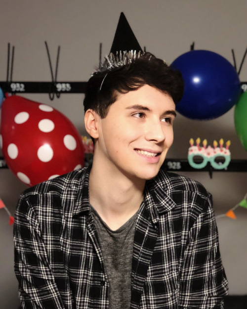 danielhowell:the realisation that i get to eat some cake/the realisation that time is fleeting as i 