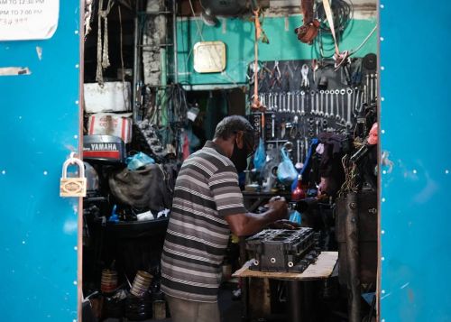 overhaul #streetphotography #SPiCollective #streetleaks #maldives #fujix100v https://www.instagram.