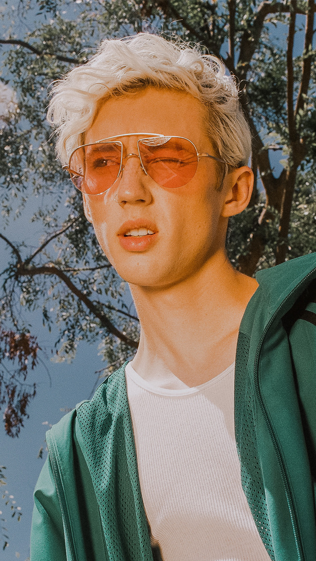 thelockscreen:  um homem de estilolike or reblog if you use/save xxdon’t repost