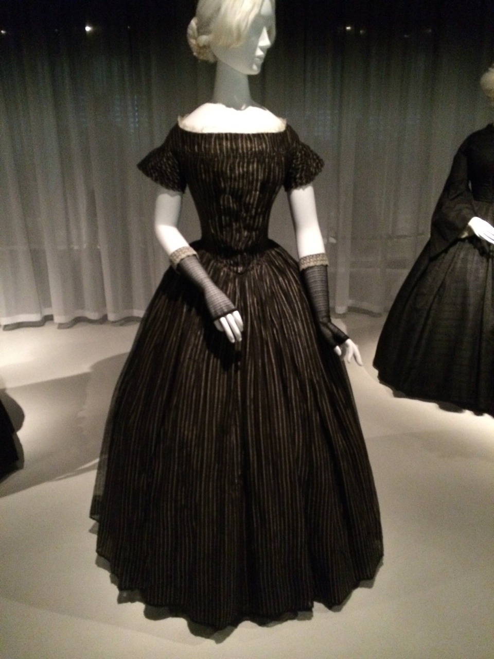 meandersqueen:  Some of the lovely ensembles we saw at the Death Becomes Her mourning