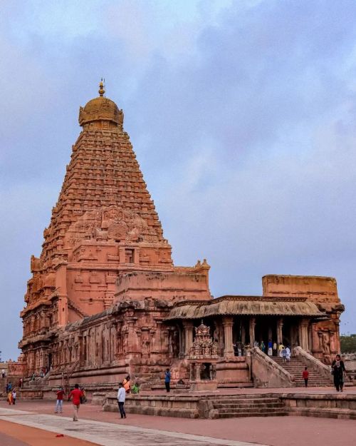 ✅Thanjai Periya Kovil also called #Rajarajeswaram is dedicated to #LordShiva located in South bank o