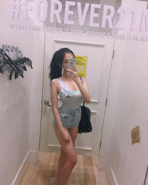 irubishootip0st:sgsexydreamlandcollection:Who could say no to mirror selfies like these?Amazing