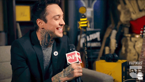florally-faded:Tony Perry’s smile fucked me up