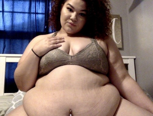 XXX tinybabymarshmallow: when did I get so fat? photo