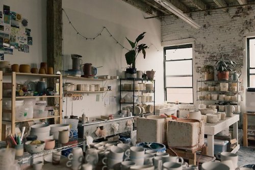 The inspiring work of the Brooklyn-based potter Helen Levi | Photo by Zachary Gray for Elizabeth Suz