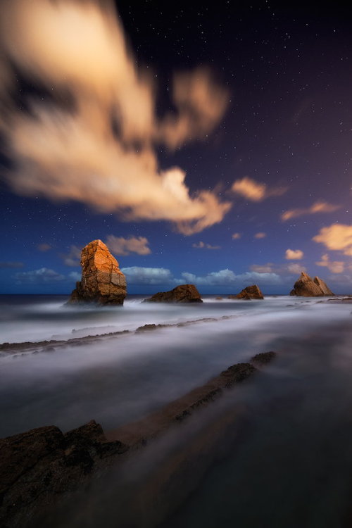 chrysopoetics:  Arnia night (by Alejandro Rivero) 