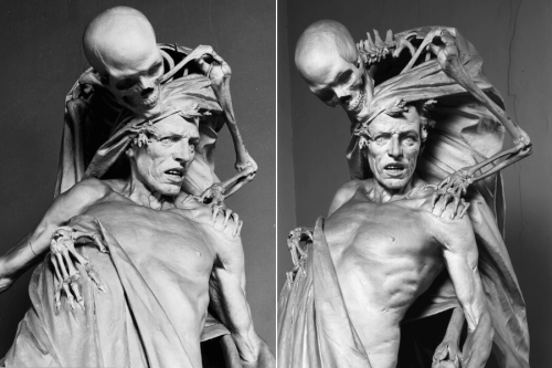 fer1972:  Today’s Classic: Tenax Vitae Sculpture by Rinaldo Carnielo (1853-1910)  Brutal