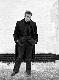jamesdeandaily:  James Dean photographed by Dennis Stock, 1955. 