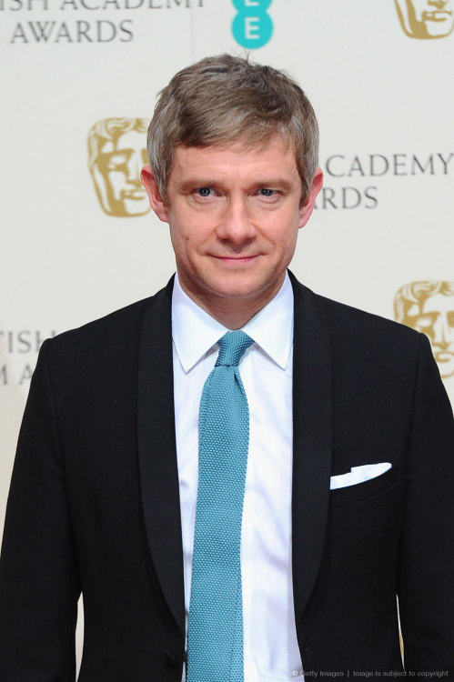 bigcong:HQ：Martin Freeman poses in the winners room at the EE British Academy Film Awards at The Roy