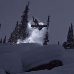 oursnowboarding:  Marie-France Roy Photo credit: Jussi Grznar  Frickn awesome shot !!!!!!!