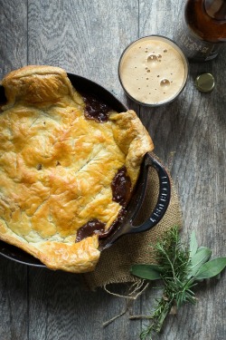 foodffs:  STEAK AND ALE PIEReally nice recipes.