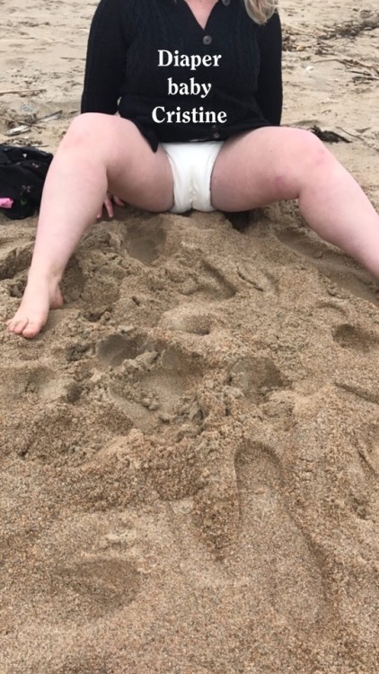 diaperbabycristine: Went to the beach, and it ended up being colder than expected! But had taken my 