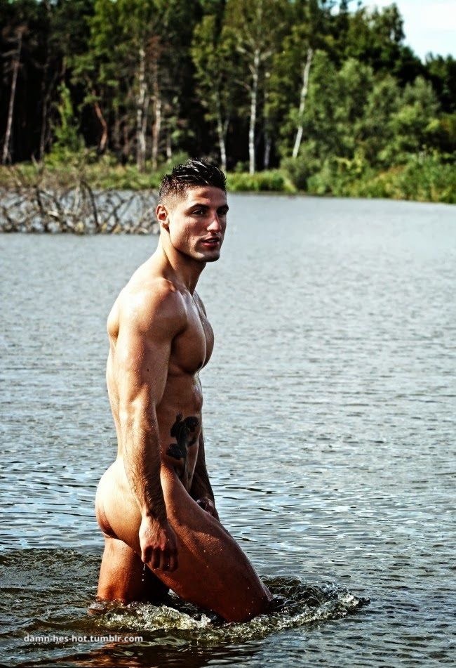 ●●● GRATUITOUS PUBLIC NUDITY ♂