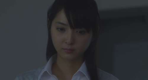 Juon: Owari no Hajimari (2014) (1/2)Yui (Sasaki Nozomi) is a new teacher. But one of her students, T