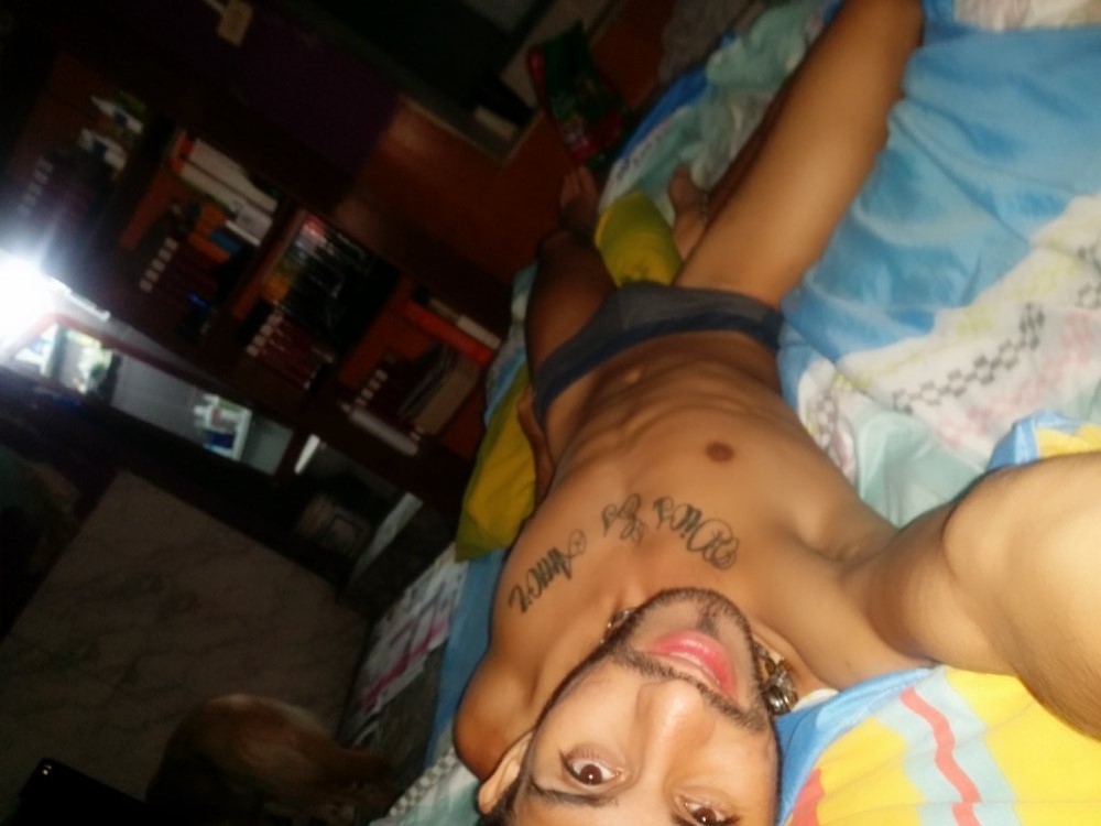 hugoaf:  guevosvenezuela:  otras del daived   OVER 31.000 FOLLOWERS (Obrigado, Thank