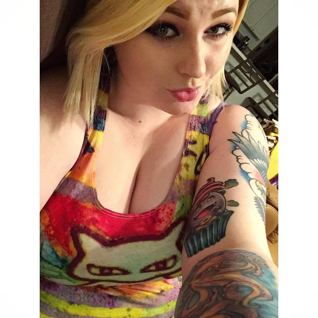 americanntrashh:  Mew. 