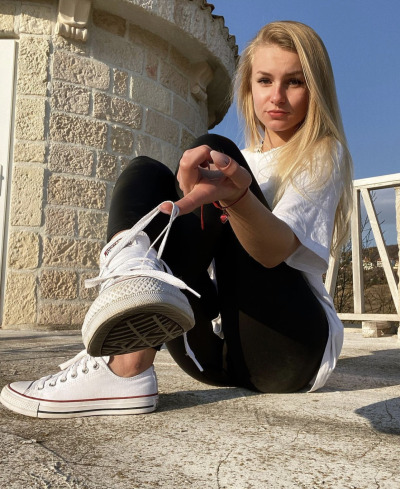 ilovestinkyfeet: ❤️👣😍