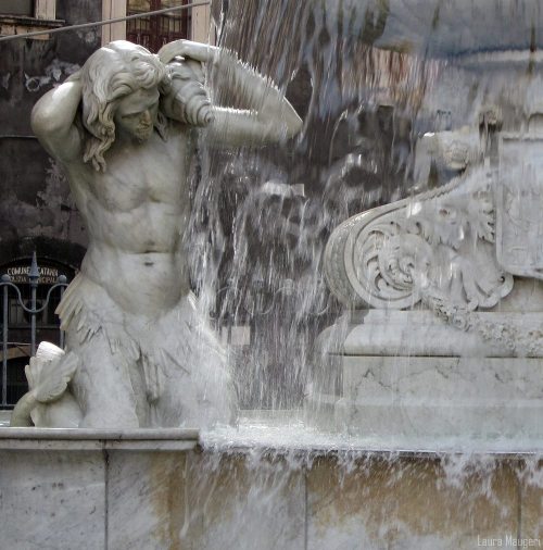baroque-art-sicily:dettaglio giovane con cornutopia - fontana dell’amenano, catania