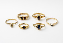 theancientwayoflife: ~ Ring. Place of origin: Europe  Date: A.D. 1200-1300  Medium: Gold, sapphire