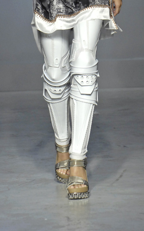 trapped-in-hex: amplifiedattire: Robot(?) leggings by Balenciaga. [Source] Armour needs to come
