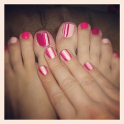 tiffythesweety:  Done with my mani &amp; pedi and I looovvveeee how it came out 
