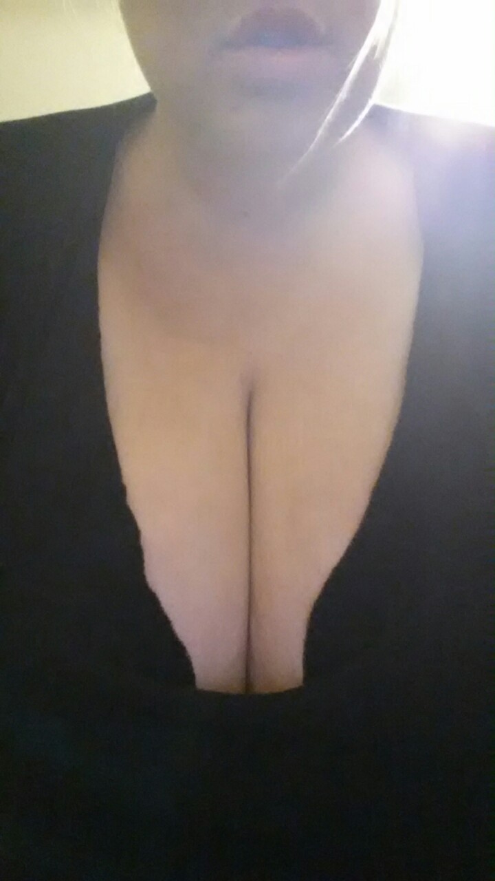 hmcouple:  A few pics while getting out of my work clothes ;) - Mrs