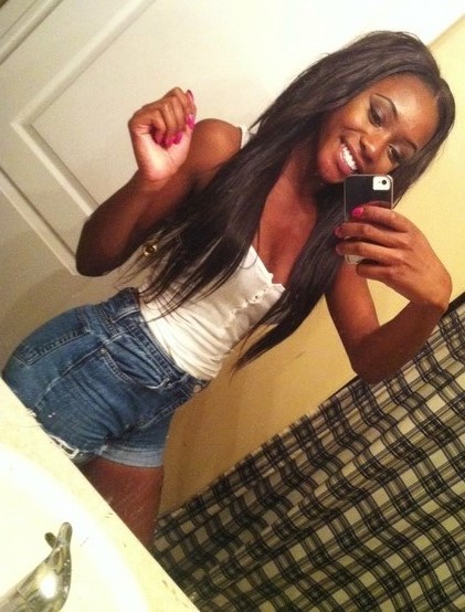 beautyandblackwomen:  chocolatehighhh Instagram: nadaleenatasha  twitter.com/nadaleenatasha :) 