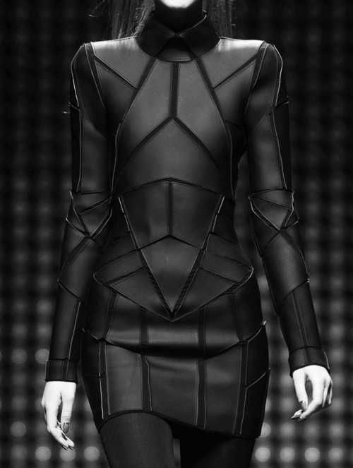 Porn photo edge-to-edge:  Gareth Pugh - FW 2011/2012 