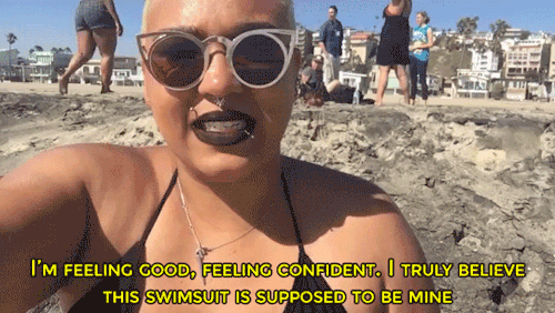 blackgirlcurves:bergamotandrose:sizvideos:Woman wore a bikini for the first time and she felt really