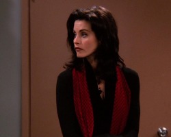 coralizei:  qhio:   Courteney Cox. happy