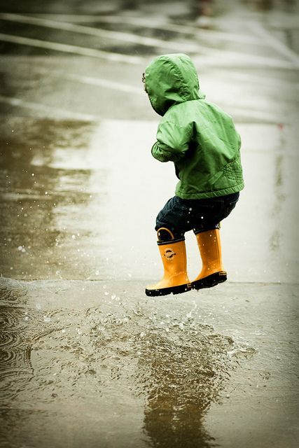 4seasons-blog:  puddles! (via Pinterest)  Totally me!
