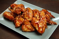 greatfoods: Honey and Sriracha Chicken Wings