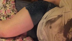 Lumpyspaceprincessa:  I Ripped My Jeans So Naturally I Fashioned A Pair Of Shorts