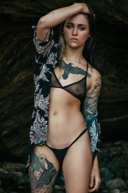 l-svaha-t:  Venom Suicide  Beauty is in the Eye of the Beholder &amp; She&rsquo;s so Transparently Beautiful