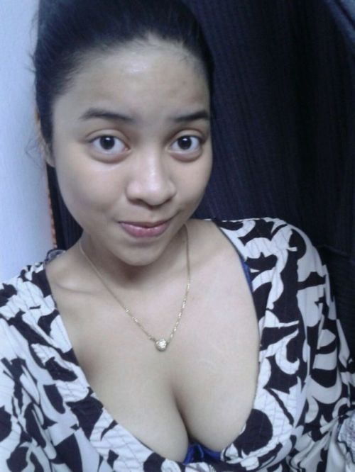 zal367: weirdo-yana: Ateeqah D Size Mak aii x tahan cm ni