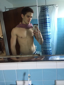 coaztal:  condom:  look @ my nipples . also follow me on instagram ~ convar ❤️✨  Iconic