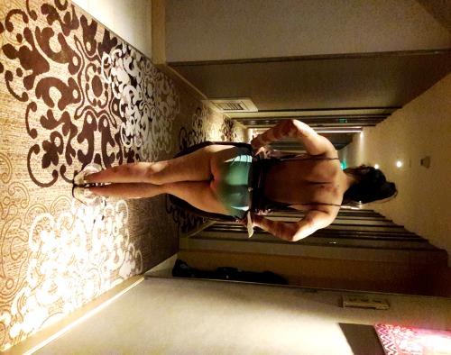 Porn Pics pankhurikunallkoblog:  Exposing in hotel’s