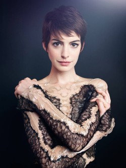 oscarhmtech:Anne Hathaway adult photos
