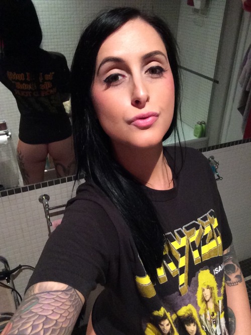 solidasarockstar:  White girl wasted. ig: electrajean 