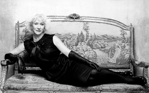 teaandbrimstone: notsomolly: therearecertainshadesoflimelight: algernonmouse: Helen Mirren by Giulia