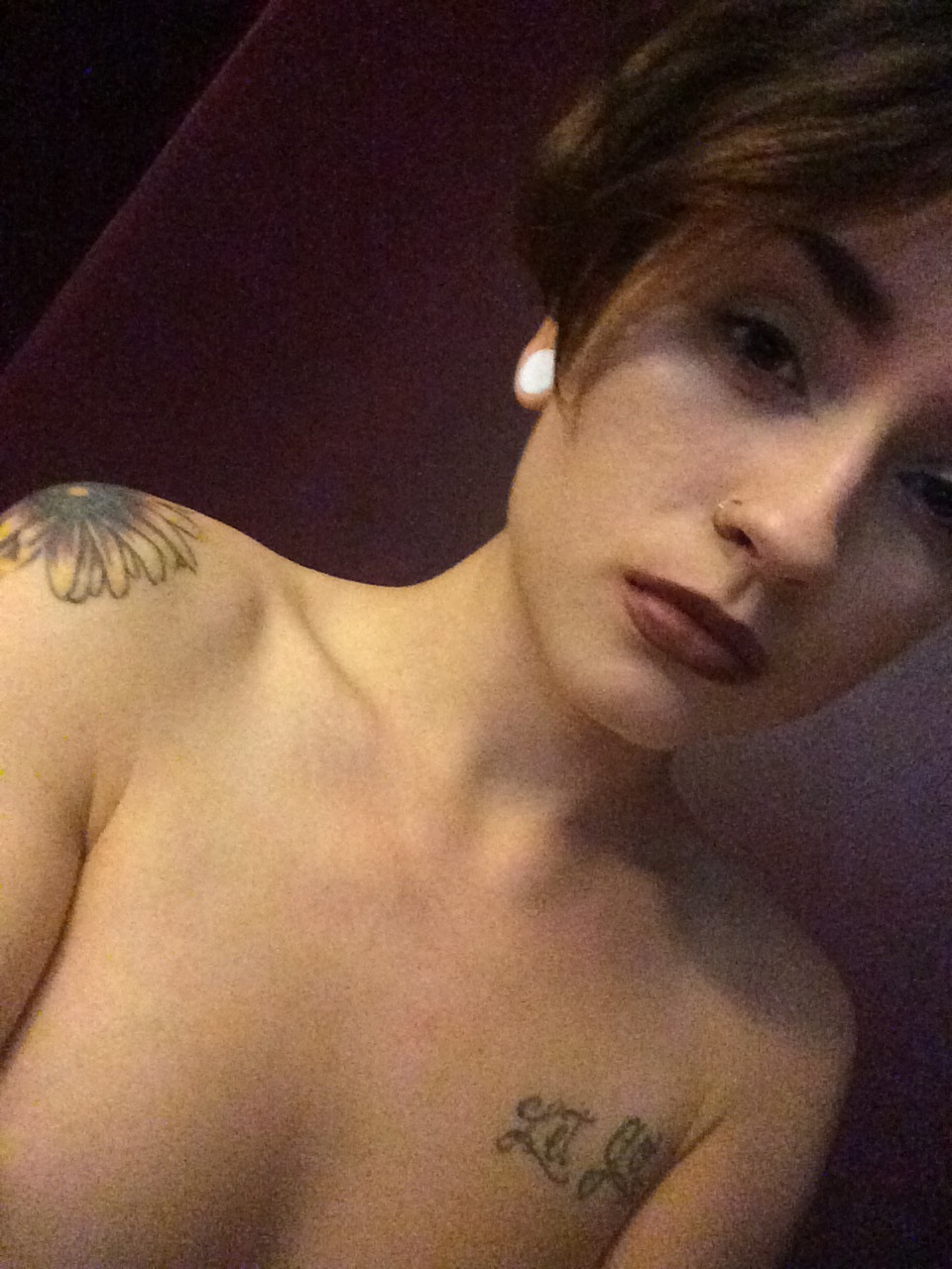 indisativa:  Enjoy my selfie spam