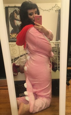 adeadlydame:  Someone awesome wanted to make me smile and sent me these cutie pink dino pajamas from my wishlist. I’ve never worn something so soft and comfy before, I’m definitely all smiles ☺️