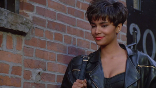 flyandfamousblackgirls:  cocoaamaduah:  mannequin101:  Strictly Business (1991) Halle Berry as “Natalie”  Wtf the 4th picture is a still of Joseline Hernandez from a reality TV show “love and hip hop” Lool tried it.try again.  no it’s not  