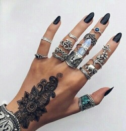 tattoos-w:  - -