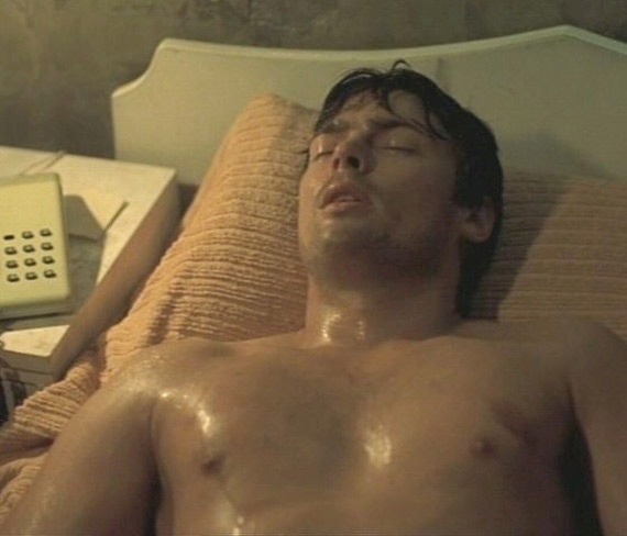 totally-naked-male-celebrities:  Karl urban shirtless!! 